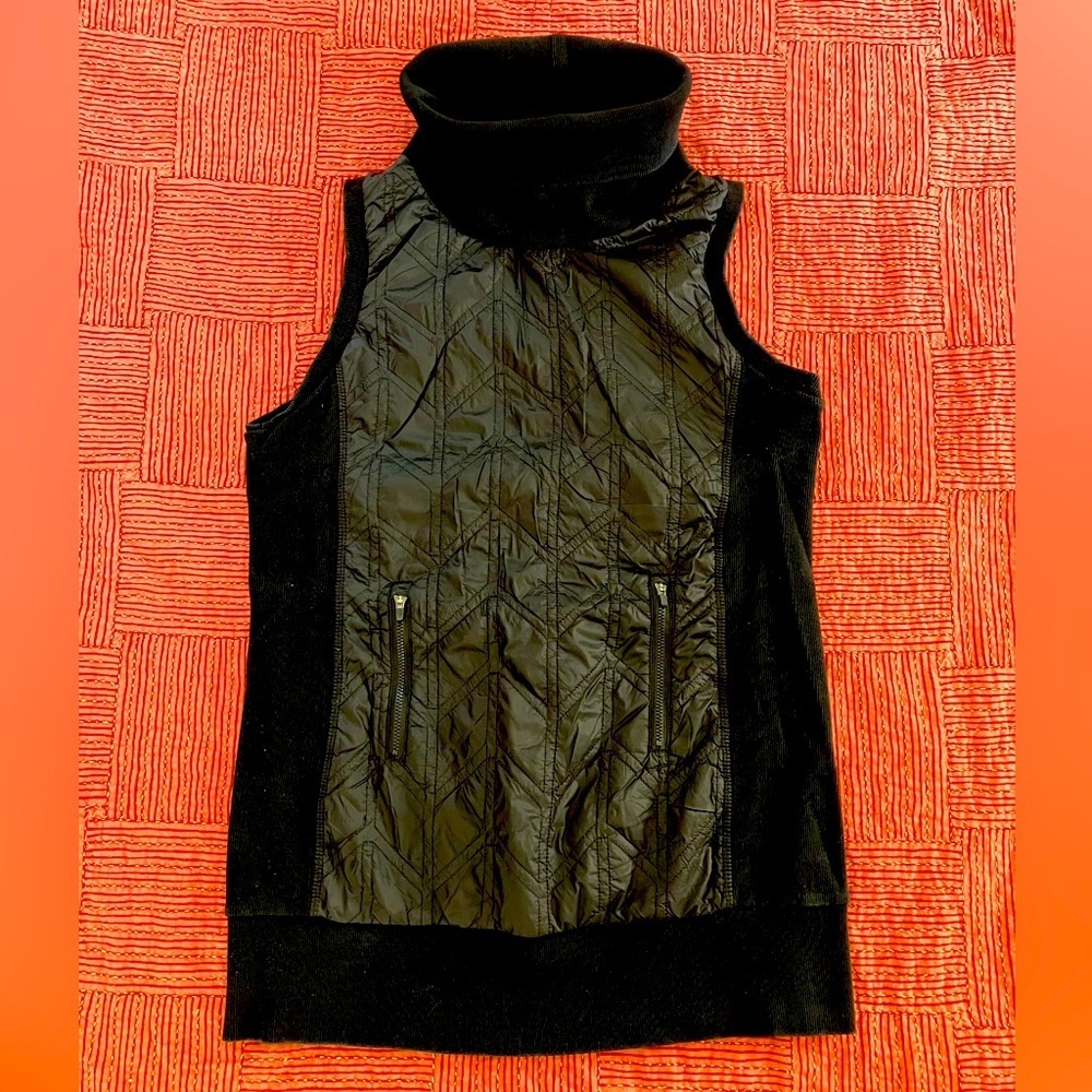 MPG Women’s size medium Black Sleeveless Quilted Top